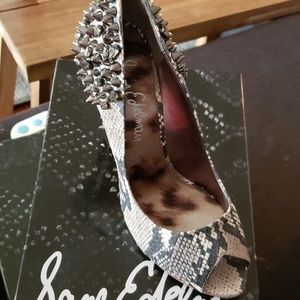 Sam Edelman Lorissa Spiked Pump size 10